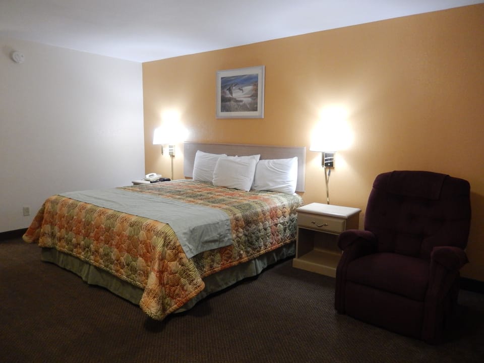 Desk, blackout drapes, iron/ironing board, free WiFi