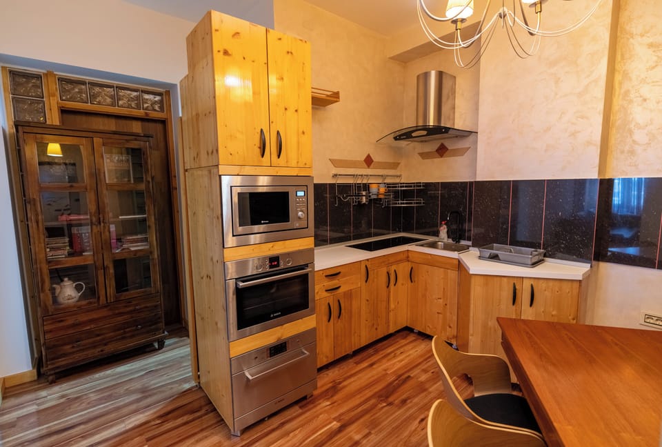 Classic Studio, City View | Private kitchen