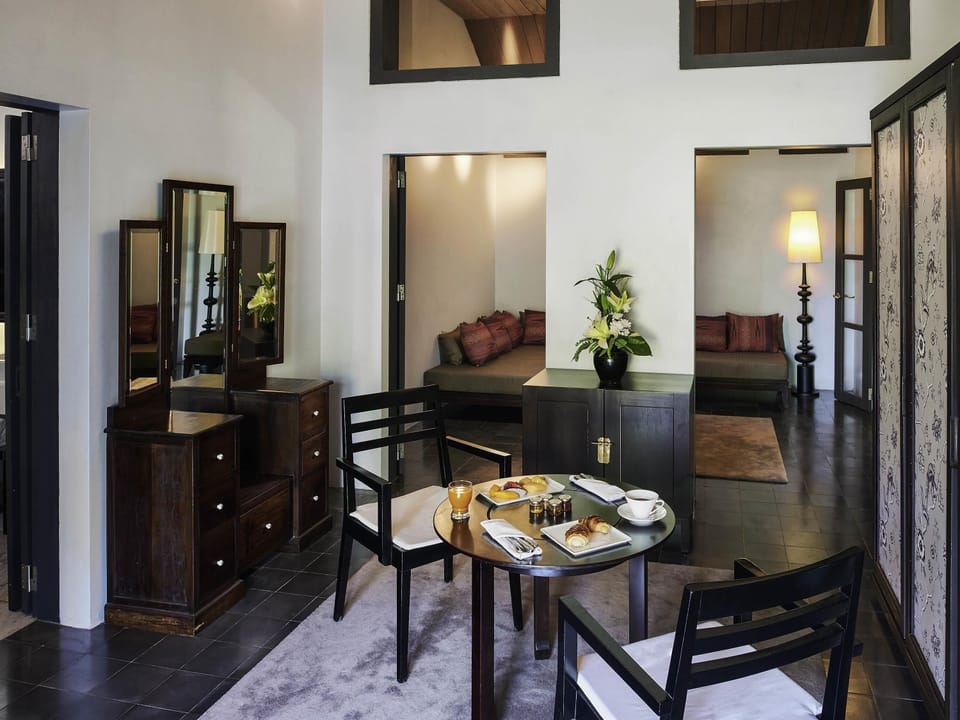 Signature Governor's Residence, 1 King Bed and 1 Queen Bed | Premium bedding, down comforters, minibar, in-room safe