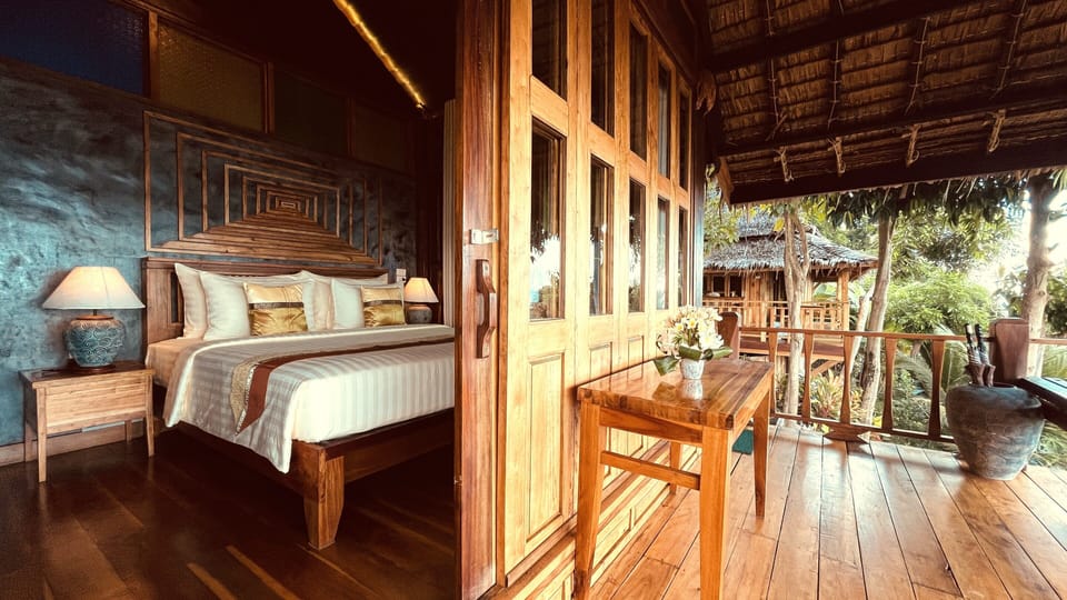 Bungalow with Seaview | Premium bedding, minibar (free items), in-room safe, blackout drapes