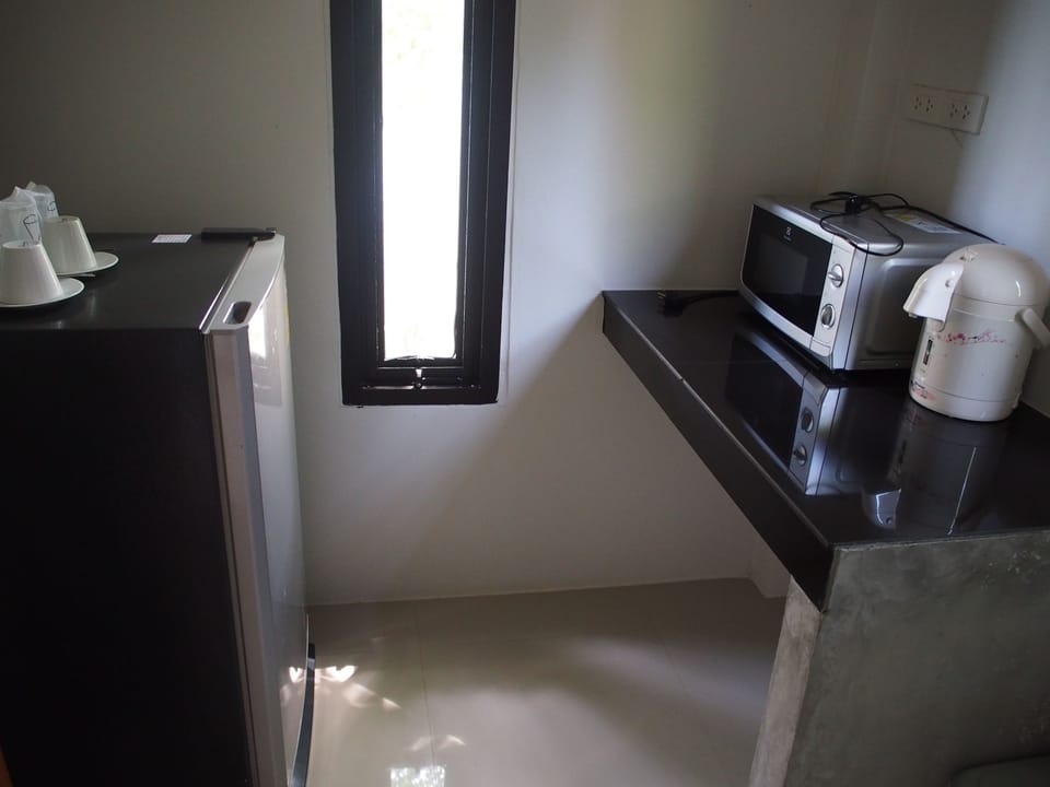 Superior Double Room | Private kitchenette | Fridge, coffee/tea maker, electric kettle