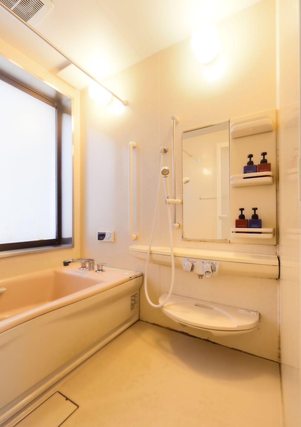 Japanese Style Room, Shared Bathroom | Bathroom | Free toiletries, slippers, bidet, towels