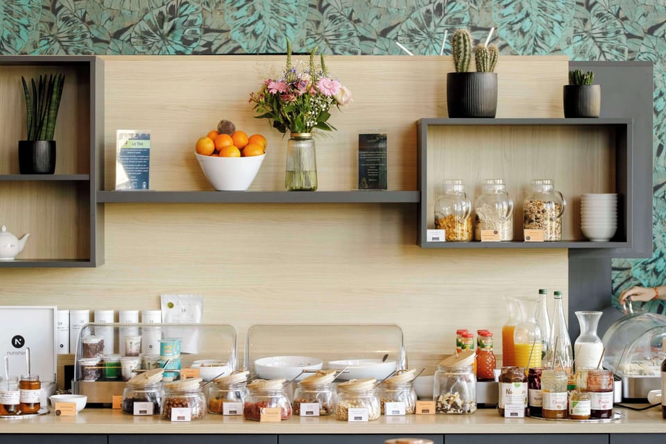 Daily buffet breakfast (EUR 16.90 per person)