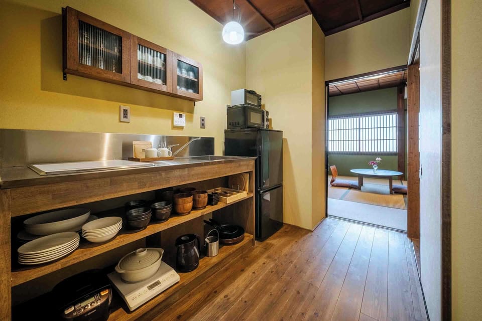 Traditional House, 3 Bedrooms, Kitchen, Garden View | Private kitchen | Fridge, microwave, stovetop, coffee/tea maker