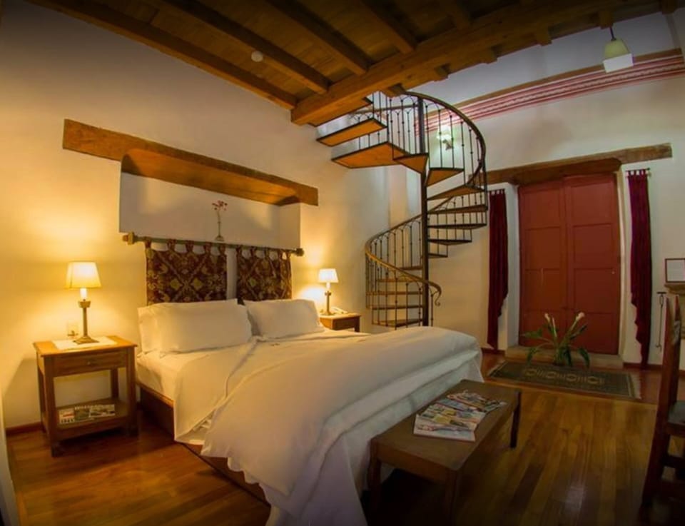 Master Suite | Desk, iron/ironing board, free WiFi