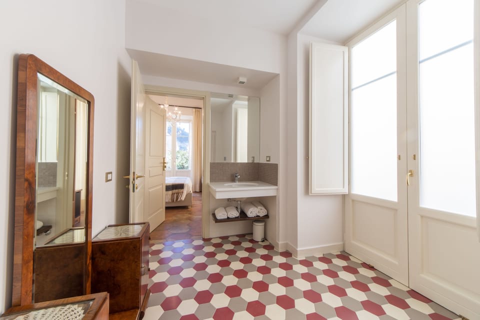 Superior Double Room, City View | Bathroom | Shower, free toiletries, hair dryer, bathrobes