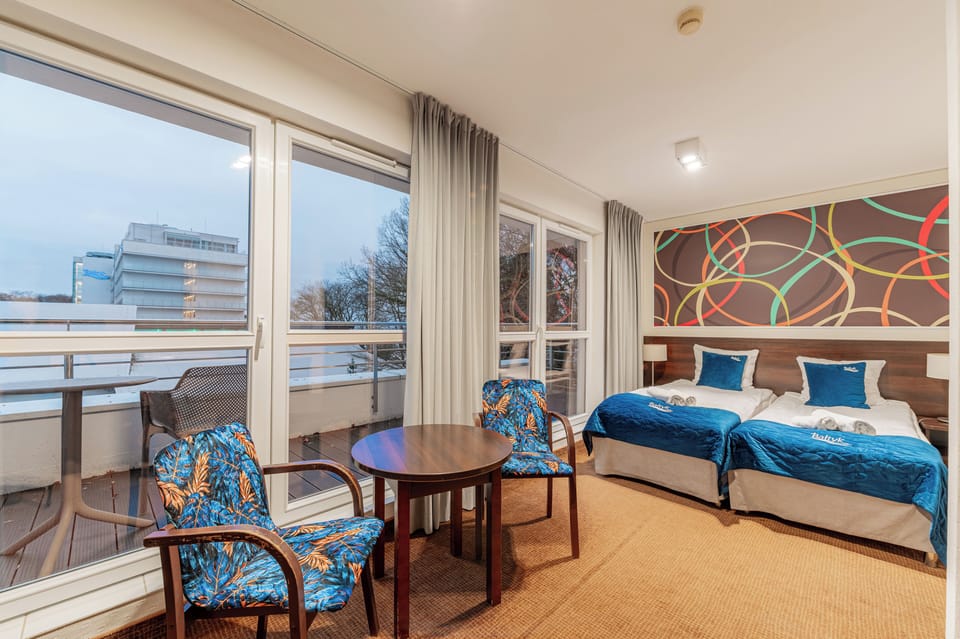 STANDARD PARK | Iron/ironing board, cribs/infant beds, rollaway beds, free WiFi