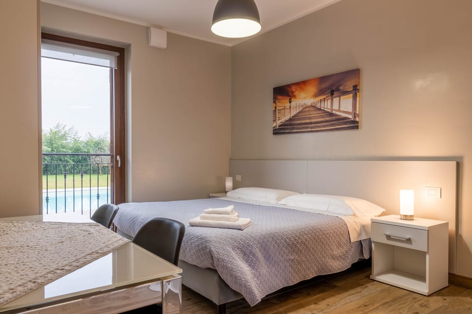 Superior Studio | Desk, laptop workspace, cribs (surcharge), WiFi (free)