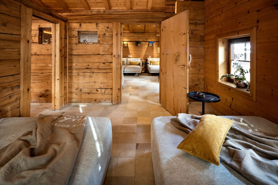 Sauna, steam room, body treatments, aromatherapy, body wraps
