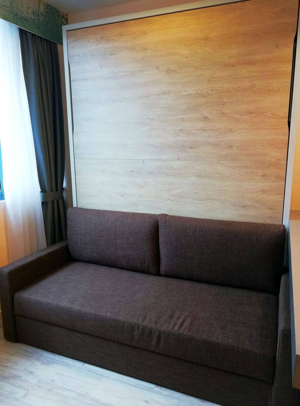 Deluxe SOHO | Minibar (free items), in-room safe, desk, soundproofing