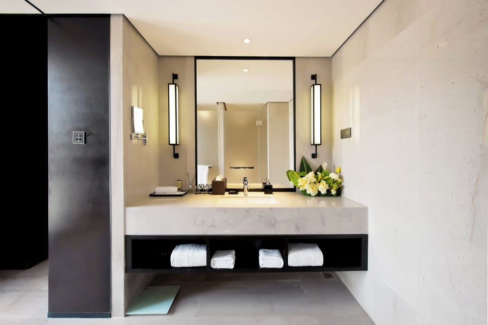 Bathroom sink