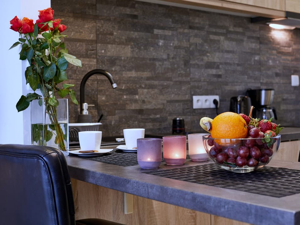 Comfort Studio Suite, 1 Double Bed with Sofa bed, Non Smoking | Living area | Flat-screen TV