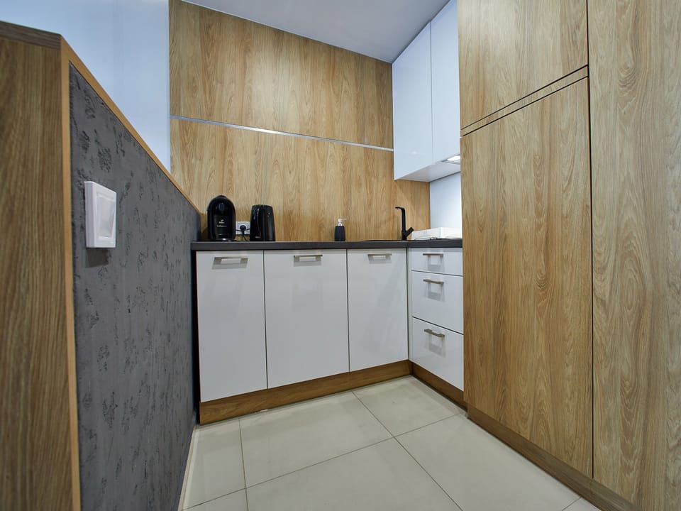 Comfort Apartment, 1 Bedroom, Balcony | Private kitchenette | Coffee/tea maker, fridge, microwave, stovetop
