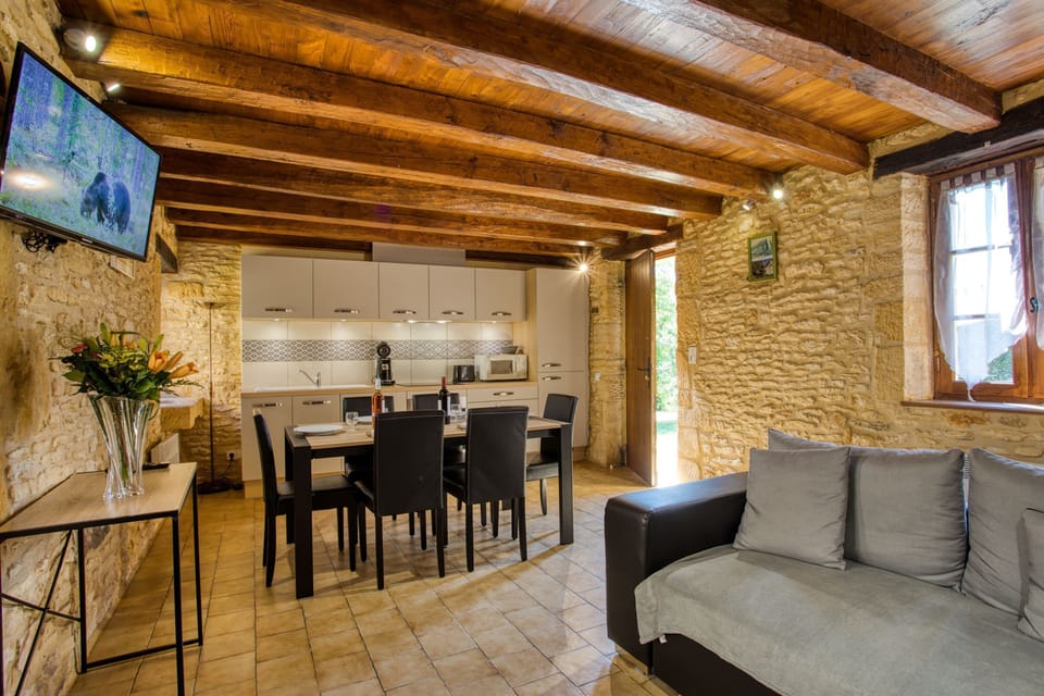 House (Sabine) | Living area | Flat-screen TV