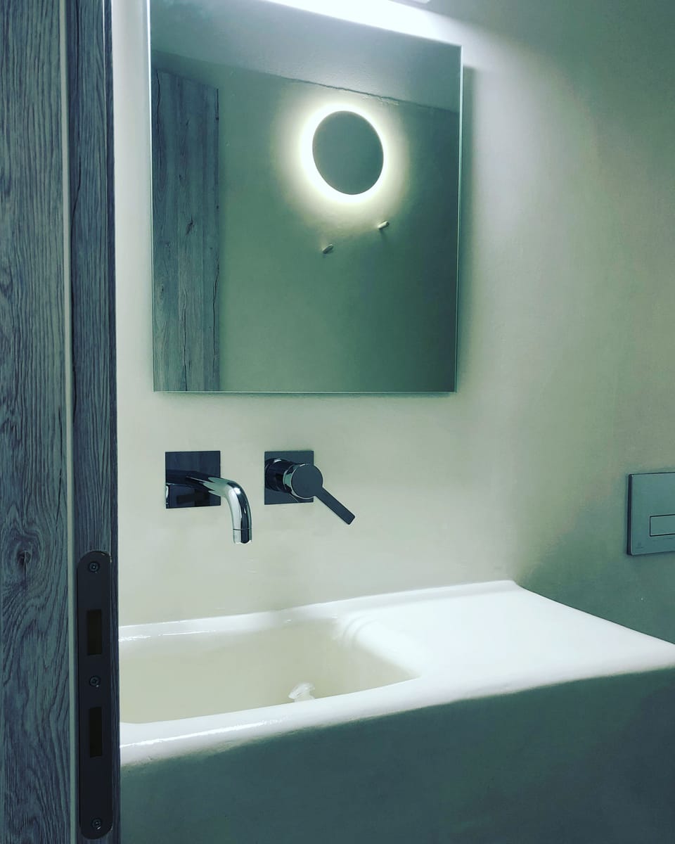 Deluxe Double or Twin Room, Non Smoking, City View | Bathroom | Shower, hydromassage showerhead, designer toiletries, hair dryer
