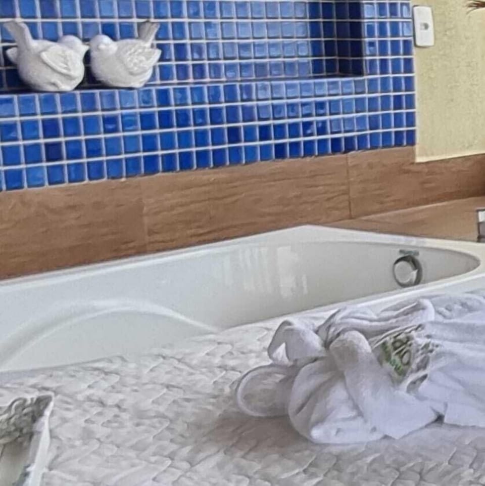 Couples treatment rooms, hot tub, hydrotherapy, body scrubs, facials