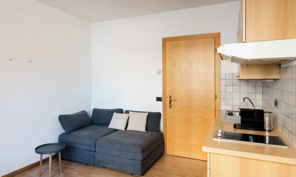 32-inch LCD TV with digital channels, TV