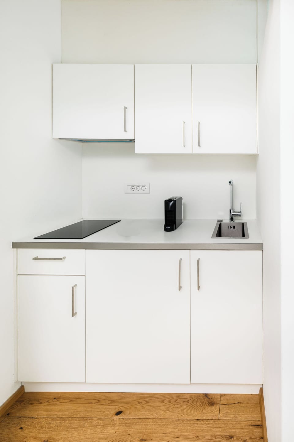 Design Studio, Balcony, Mountain View | Private kitchenette | Full-size fridge, stovetop, espresso maker, coffee/tea maker