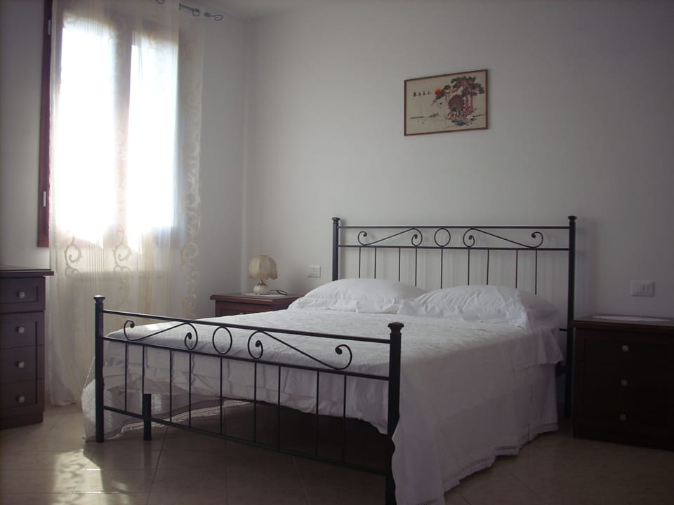 Standard Room | Desk, free WiFi, bed sheets, wheelchair access