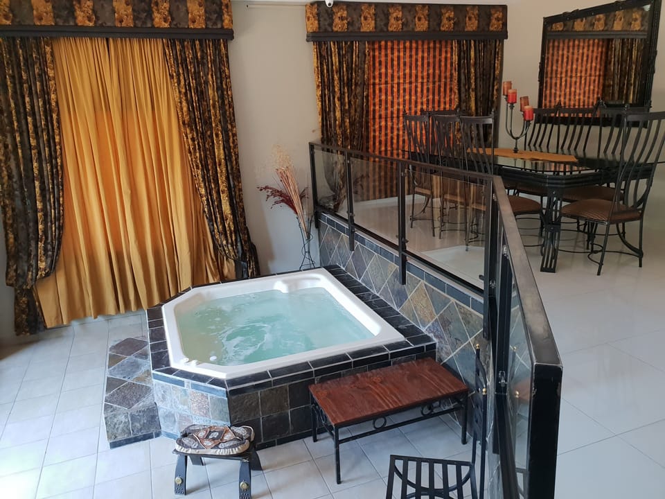 Indoor spa tub