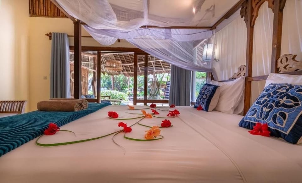 Superior Double Room, 1 King Bed, Ocean View | 1 bedroom, premium bedding, in-room safe, desk