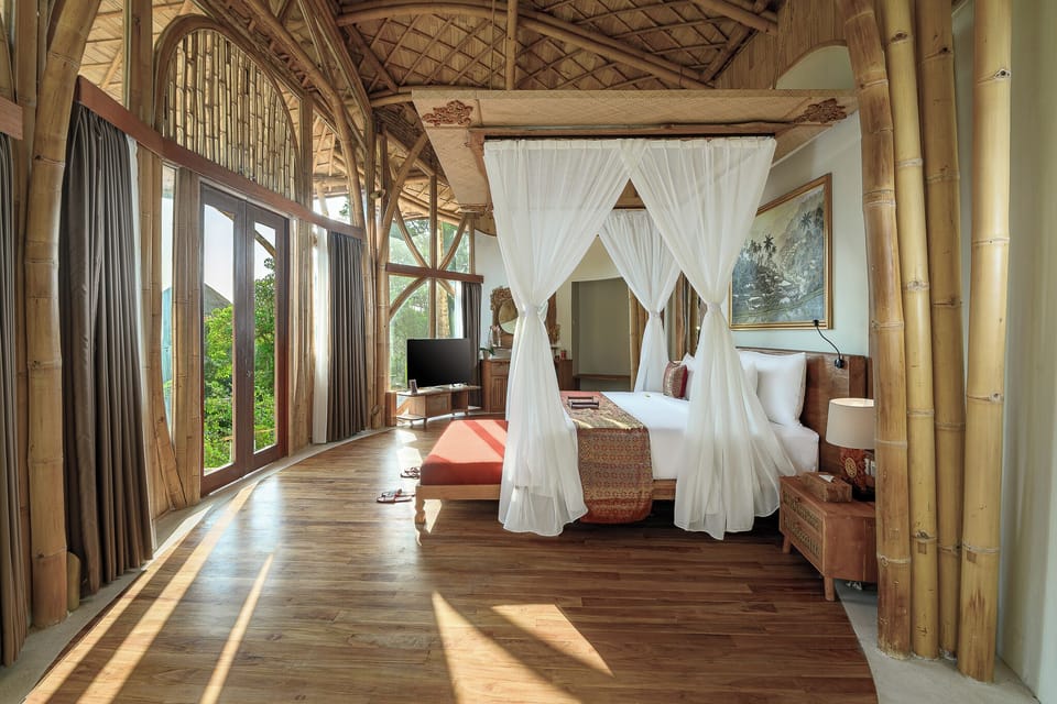 Royal Duplex Villa | Premium bedding, minibar, in-room safe, desk
