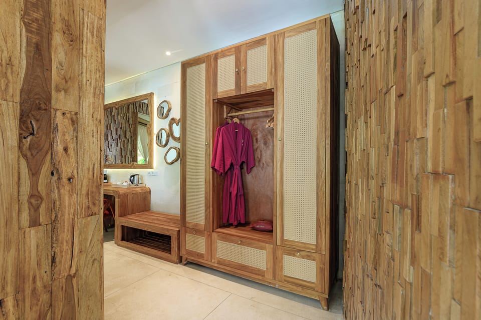 Jungle Pool Suite | Premium bedding, minibar, in-room safe, desk
