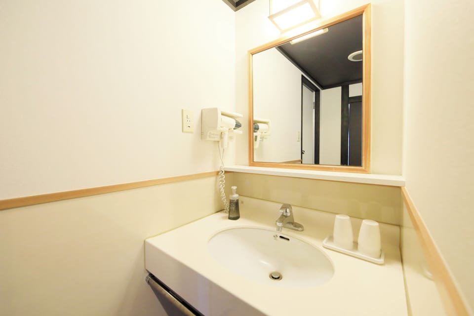 Japanese-style Room, Non Smoking (10 Tatami Mats) | Bathroom | Combined shower/tub, free toiletries, hair dryer, slippers