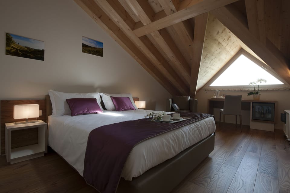 Panoramic Room, Valley View | Minibar, in-room safe, desk, soundproofing