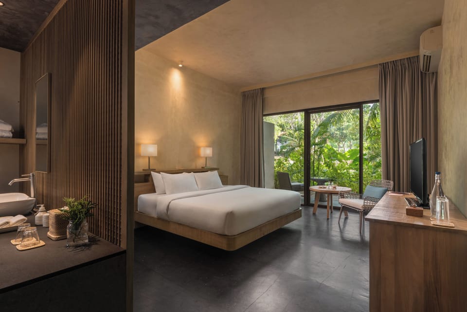 Junior Suite, 1 King Bed | 1 bedroom, premium bedding, down comforters, in-room safe