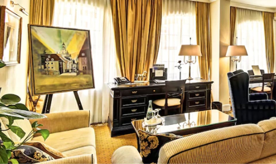 Executive Suite with View to Frauenkirche | Living area | 50-inch flat-screen TV with cable channels, TV