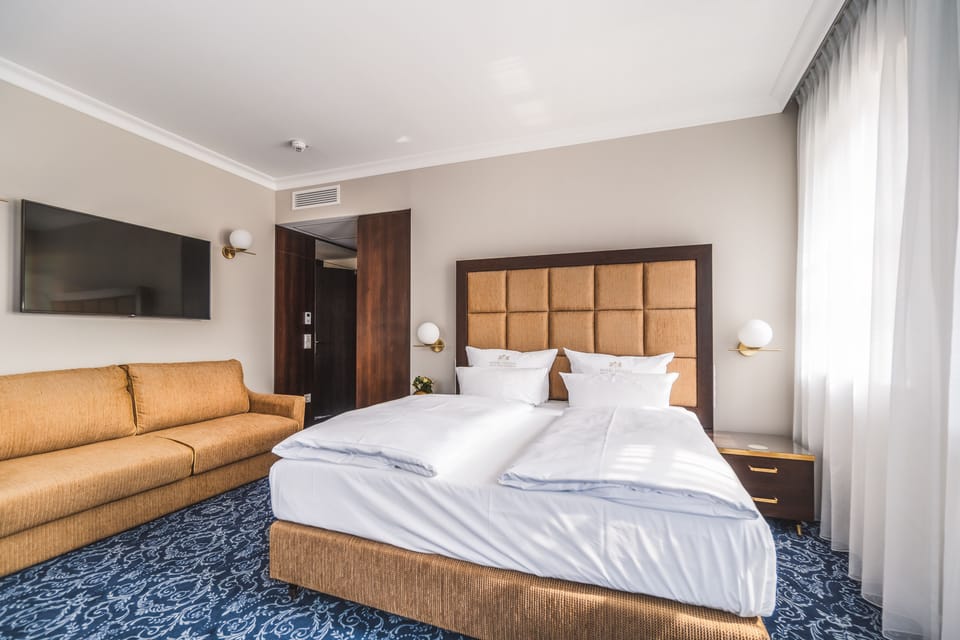 Premium Junior Suite | Premium bedding, minibar, in-room safe, desk