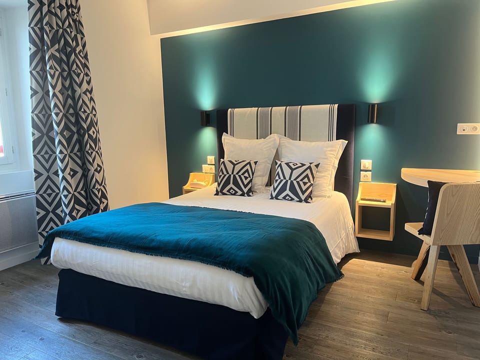 Classic Double Room | Soundproofing, iron/ironing board, free WiFi