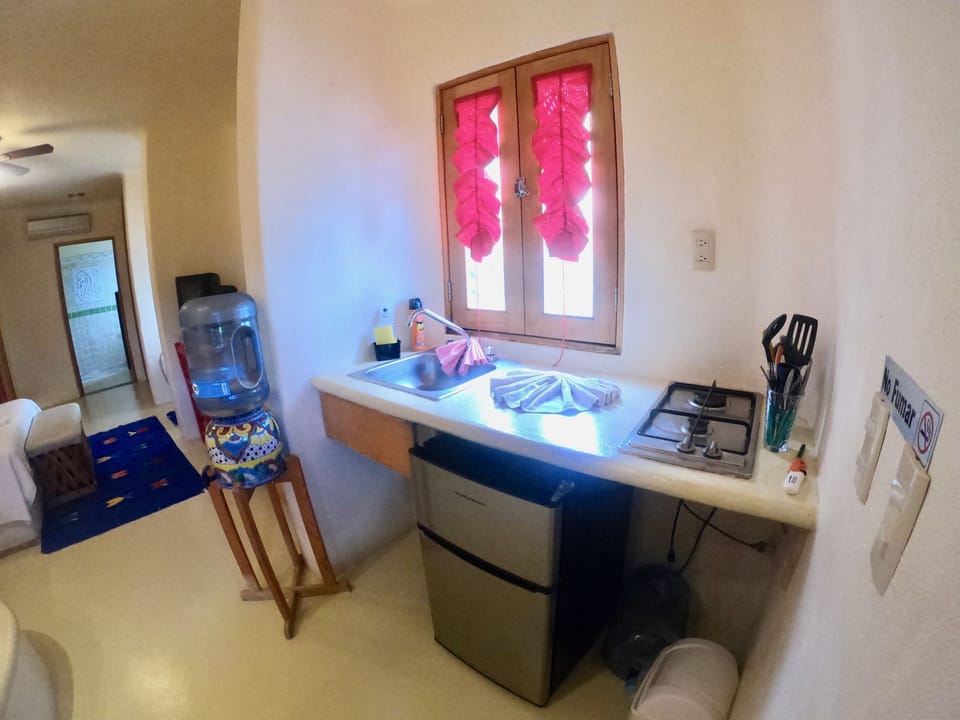 Studio Apartment | Private kitchen | Fridge, microwave, coffee/tea maker, toaster