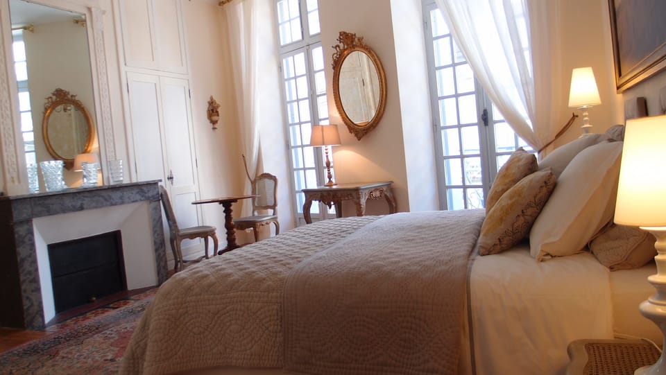 Suite (Place Royale) | Premium bedding, pillowtop beds, individually decorated