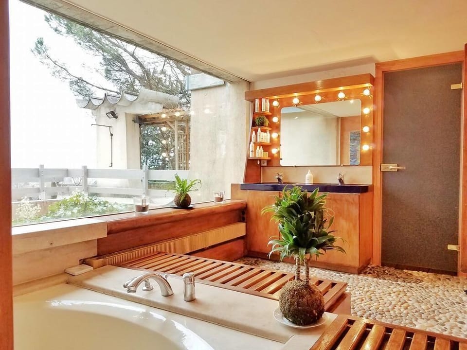 Deluxe Quadruple Room, Ensuite