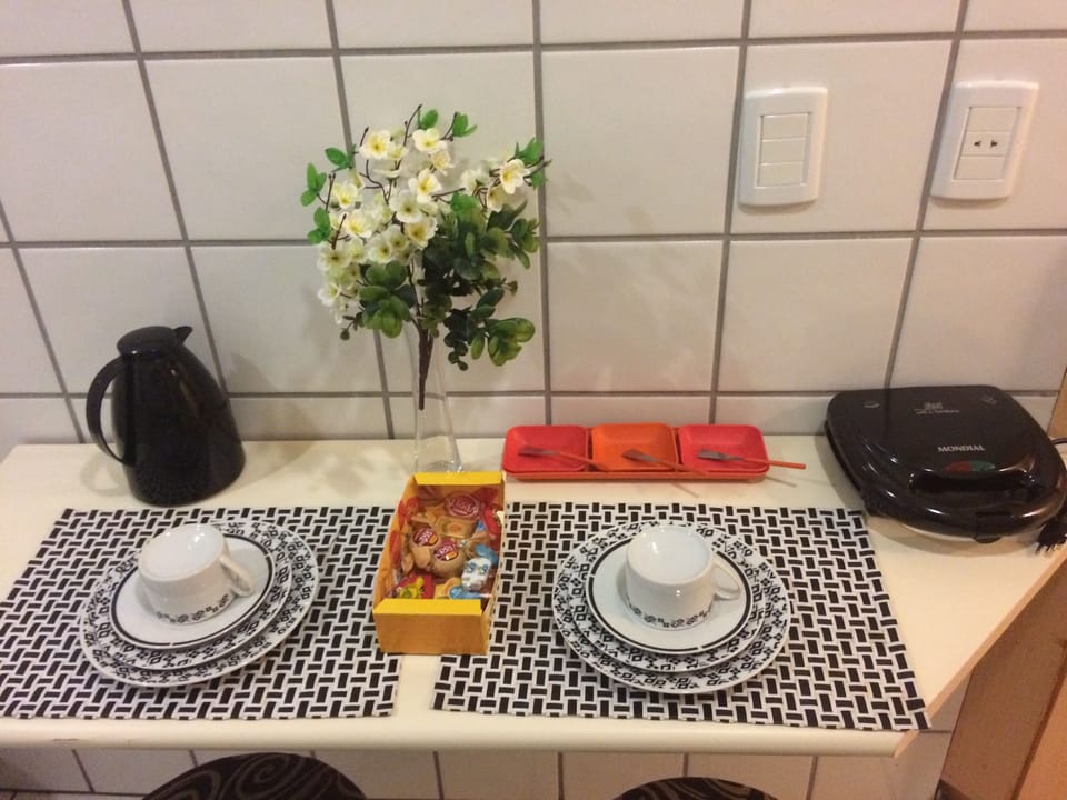 Fridge, oven, coffee/tea maker, blender