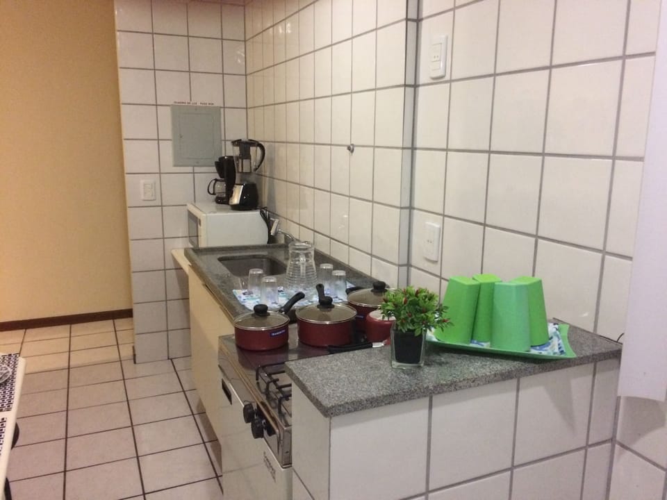 Fridge, oven, coffee/tea maker, blender