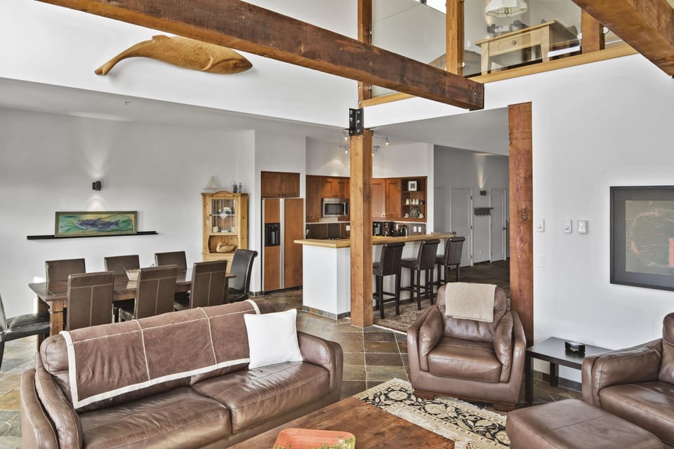 Townhome, 3 Bedrooms, Ocean View, Oceanfront | Living area | Flat-screen TV, fireplace