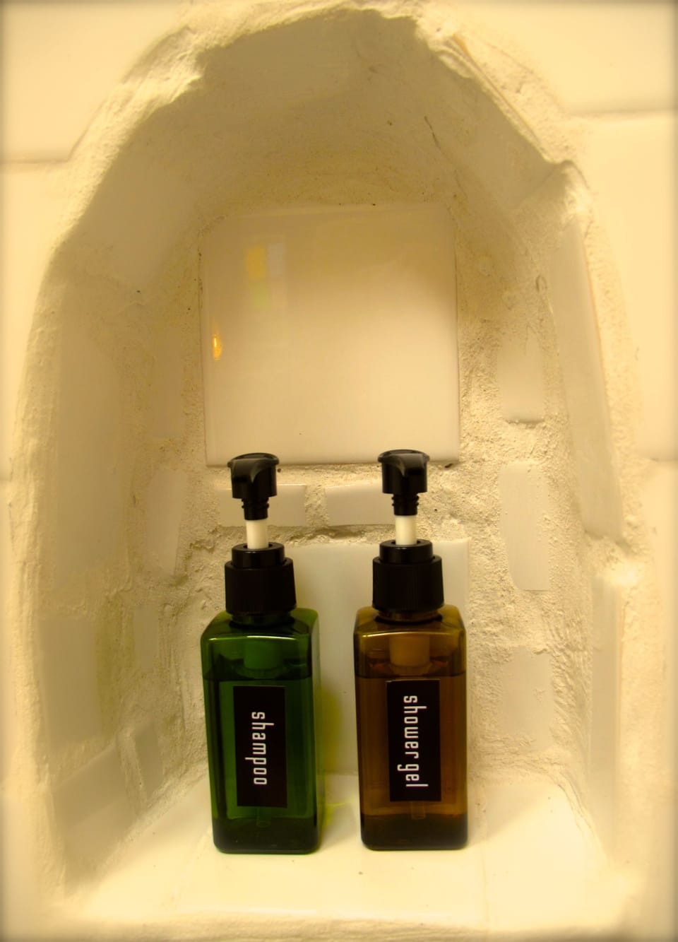 Standard Twin Bedroom | Bathroom amenities | Shower, free toiletries, towels