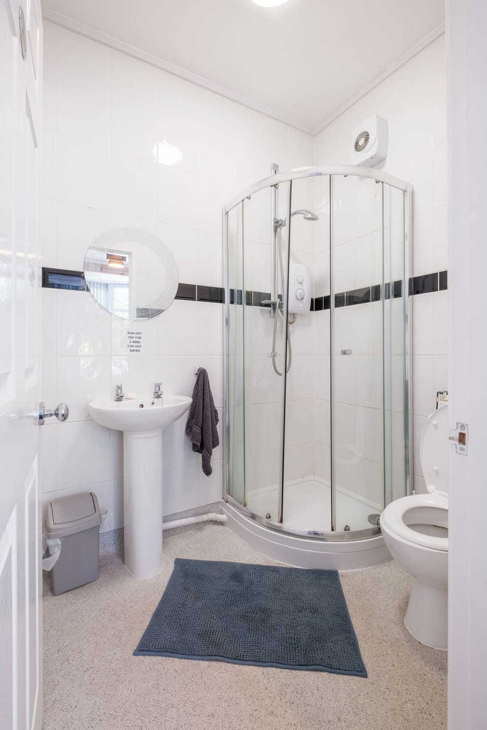 Shower, towels