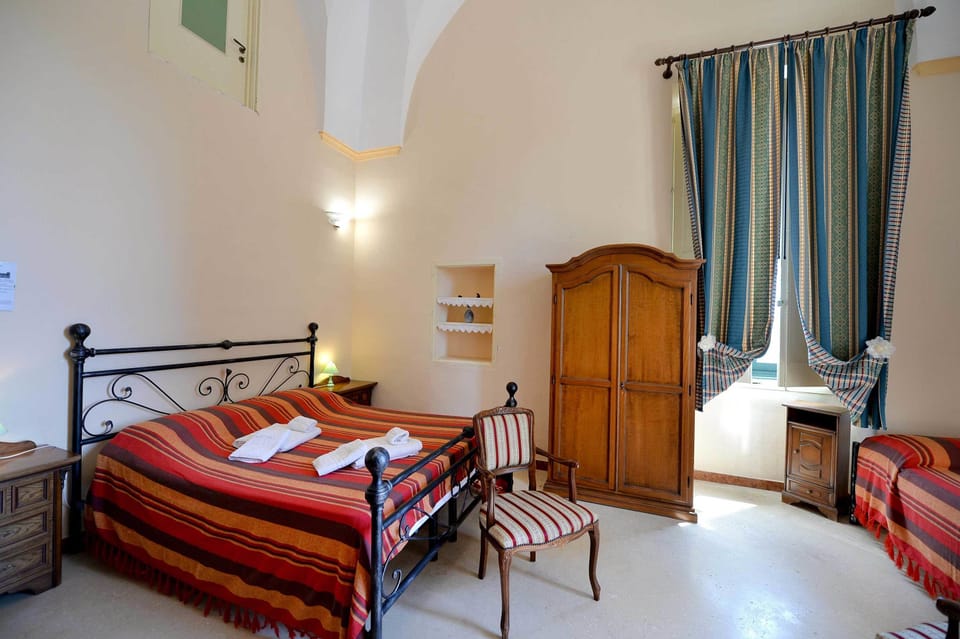 Deluxe Room | Desk, free WiFi, bed sheets