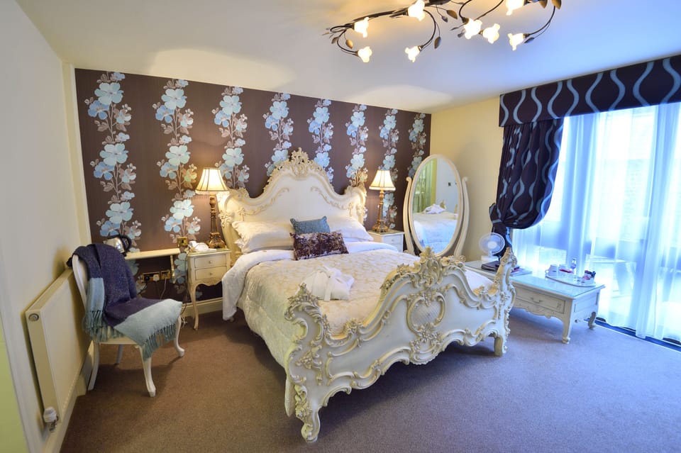 Superior Double Room | Iron/ironing board, free WiFi