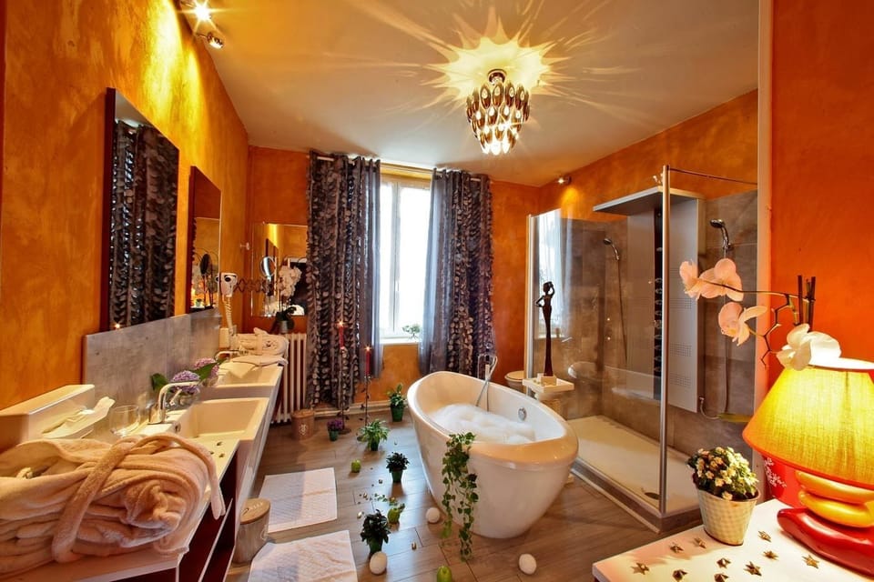 Free toiletries, hair dryer