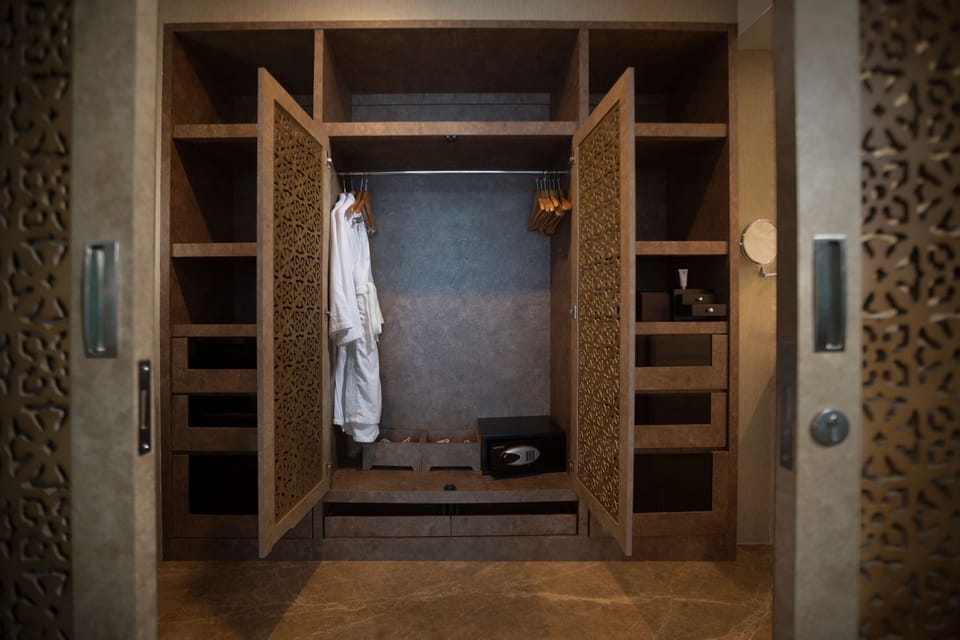 Premium bedding, Select Comfort beds, minibar (free items), in-room safe