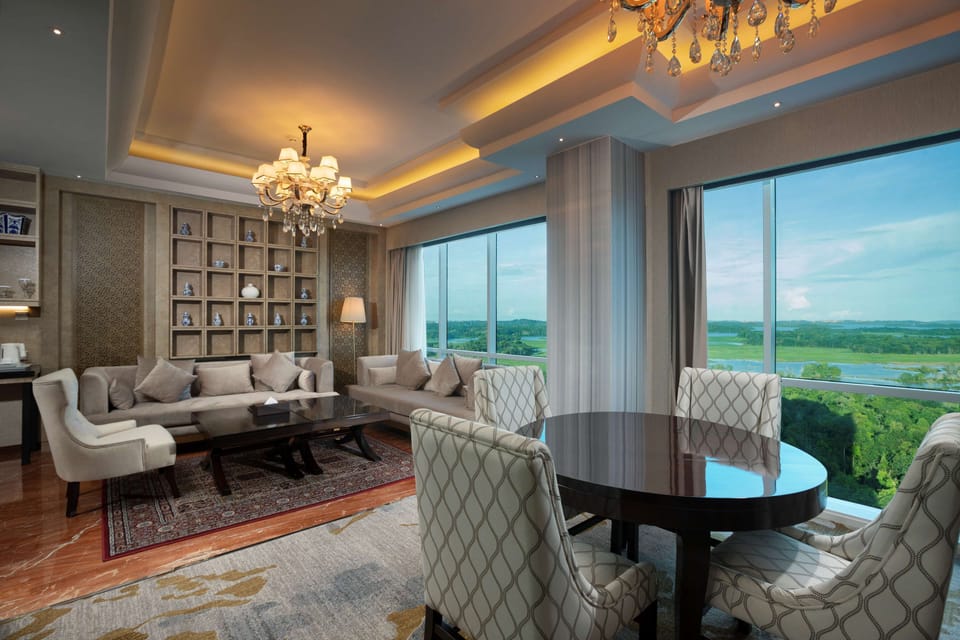 Premium bedding, Select Comfort beds, minibar (free items), in-room safe