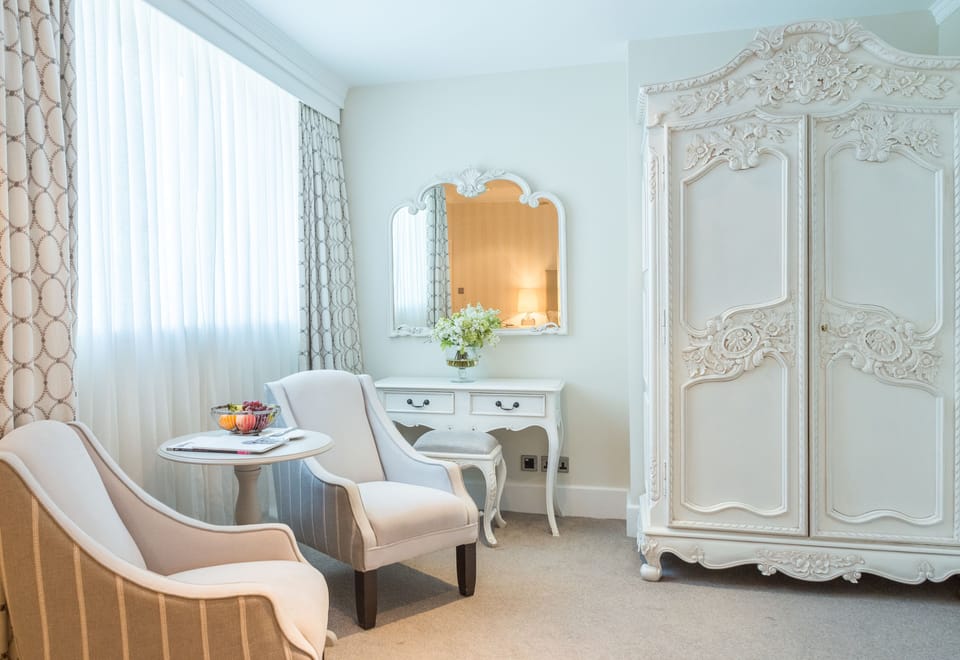 Standard Room | Hypo-allergenic bedding available, in-room safe, desk