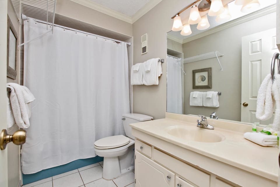 Regency Towers Beach Resort by Panhandle Getaways Apartment in Lower Grand Lagoon