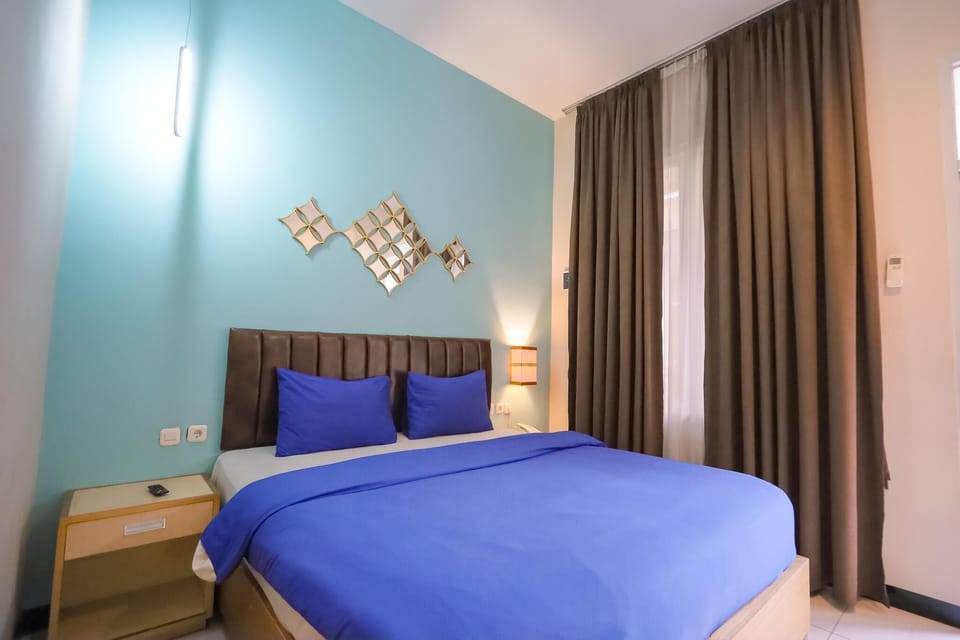 Superior Room | In-room safe, desk, soundproofing, WiFi (free)
