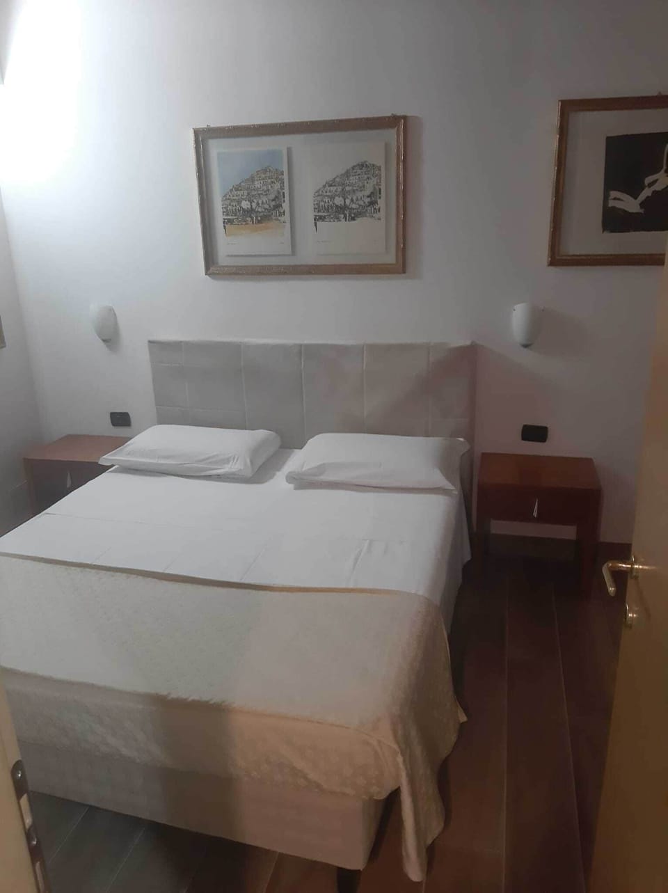 Camera Amalfi | Minibar, in-room safe, desk, soundproofing